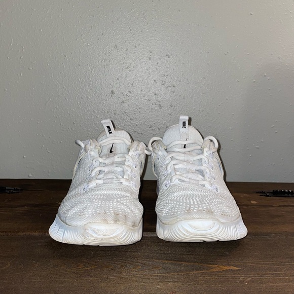 Nike Women’s Volleyball Shoes Size 10 - Picture 2 of 8